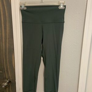 Lululemon forest green capris